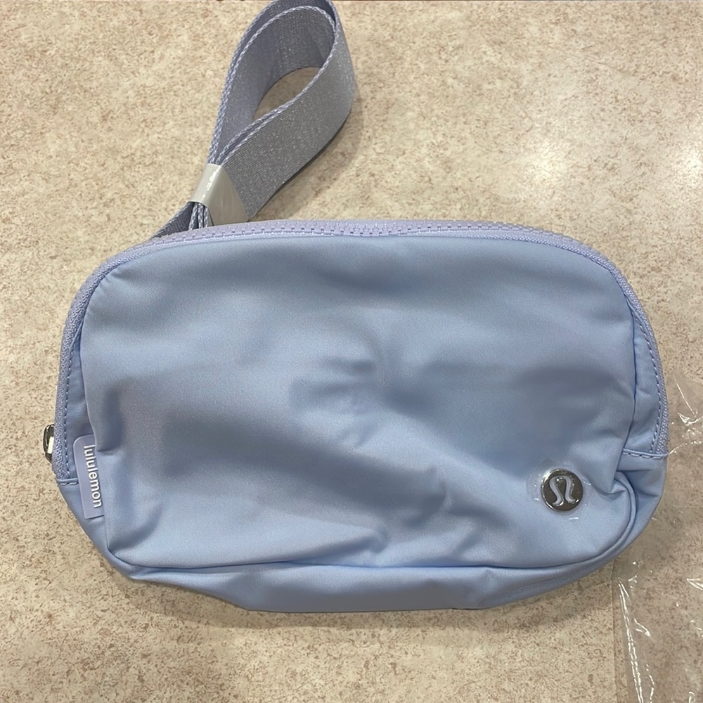 Lululemon Everywhere Belt Bag - Pastel Blue